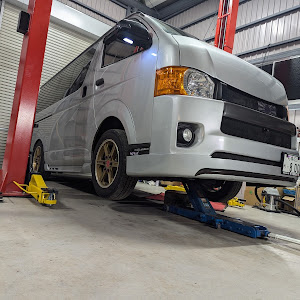 ハイエースバン KDH206V