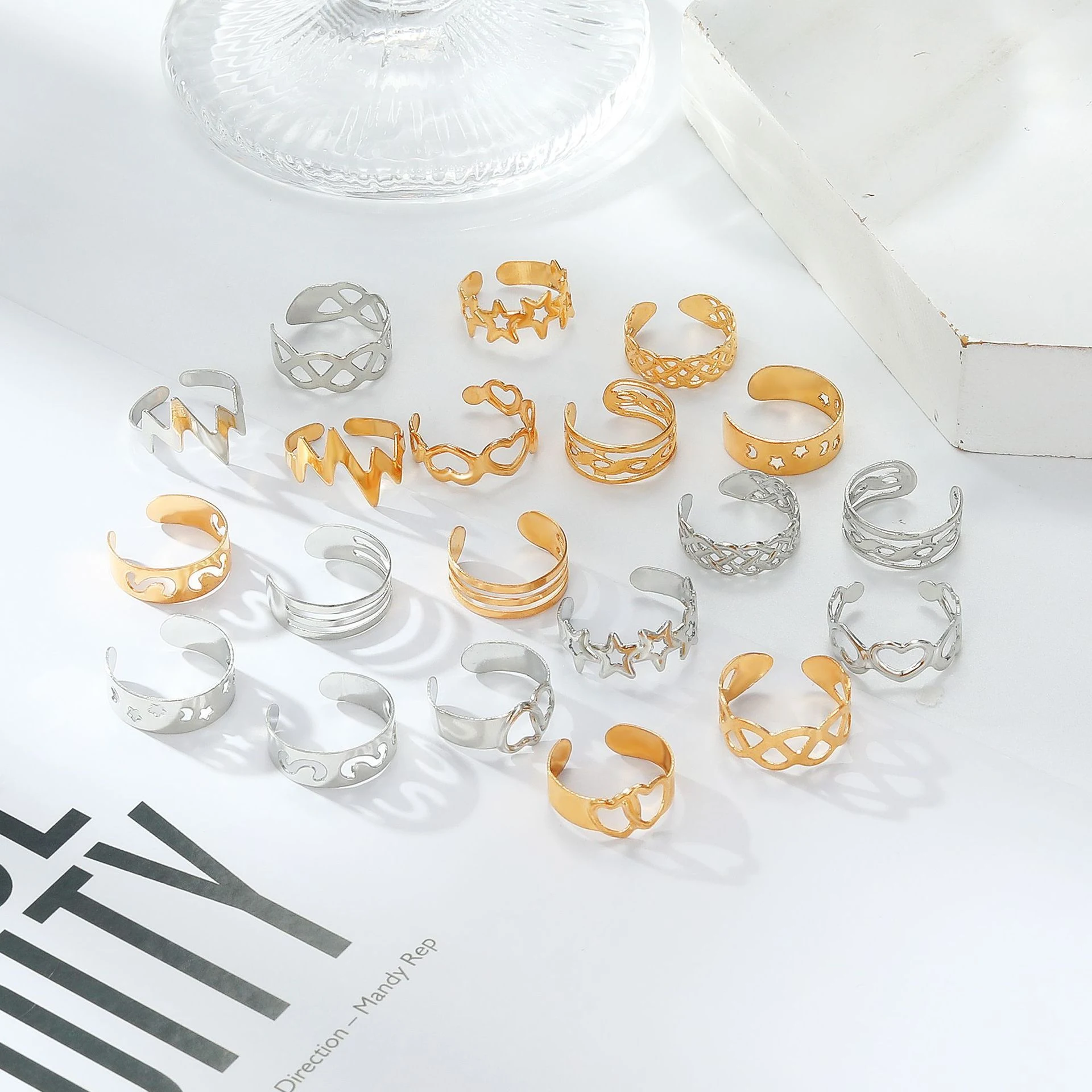 Title 7, Alloy Star Moon teensieraadset van 10 stuks. Ve...