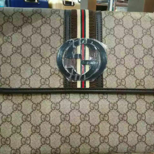 sling bag gucci man