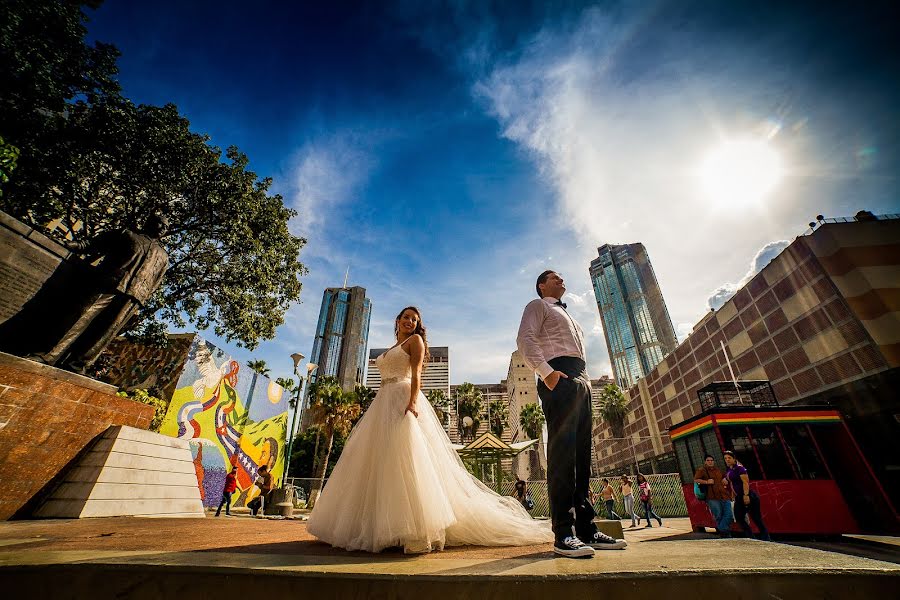 Wedding photographer Luis Tovar (luistovarphoto). Photo of 19 September 2017