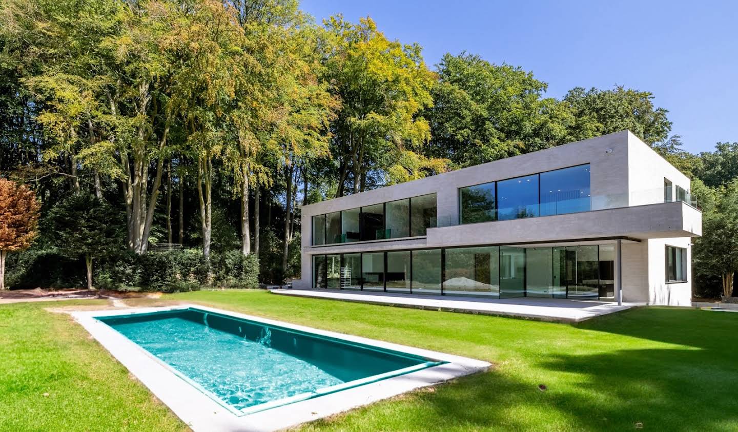 Villa with pool and terrace Sint-Genesius-Rode