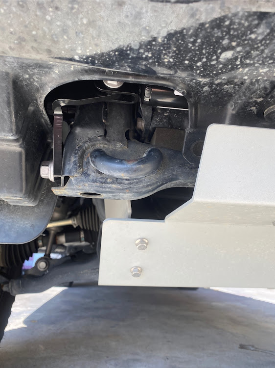 ハイラックス ピックアップのGUN 125・ハイラックス・パフォーマンスダンパー・GR・TRDに関するカスタム事例の投稿画像4枚目