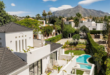 Villa avec piscine et jardin 4