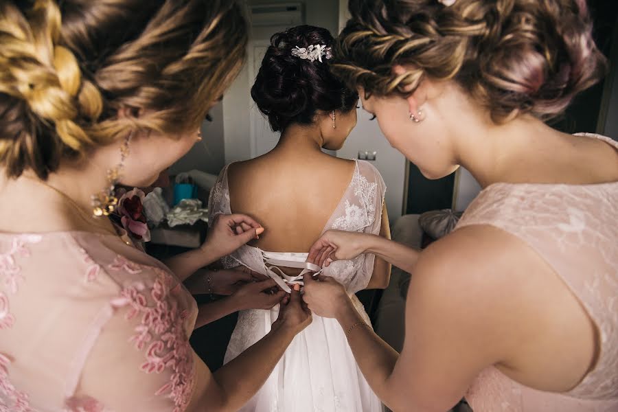 Fotógrafo de casamento Anton Blokhin (totonophoto). Foto de 5 de julho 2017