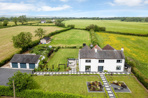 White house with garden and countryside - Buy this luxury house in Marston Montgomery, 4 bedrooms