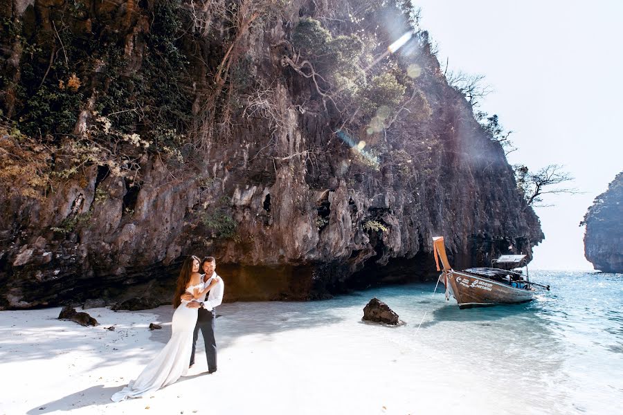 Wedding photographer Vladislav Nekrasov (stepmystep). Photo of 17 March 2019