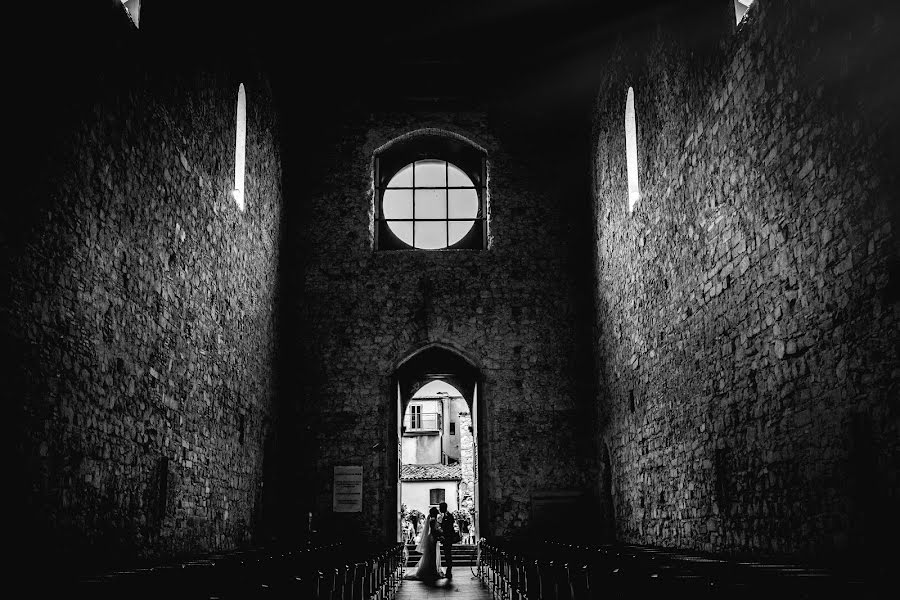 Fotógrafo de casamento Mario Iazzolino (marioiazzolino). Foto de 1 de maio 2020