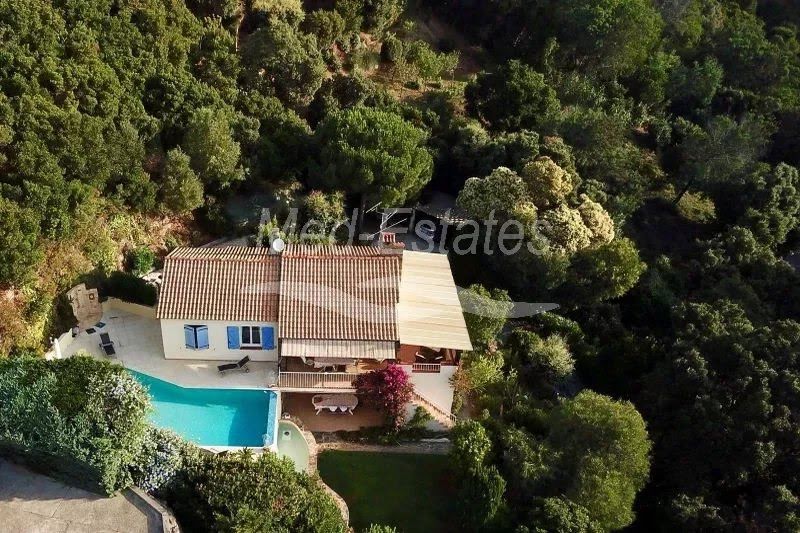 Vente villa 6 pièces 136 m² à La Croix-Valmer (83420), 965 000 €