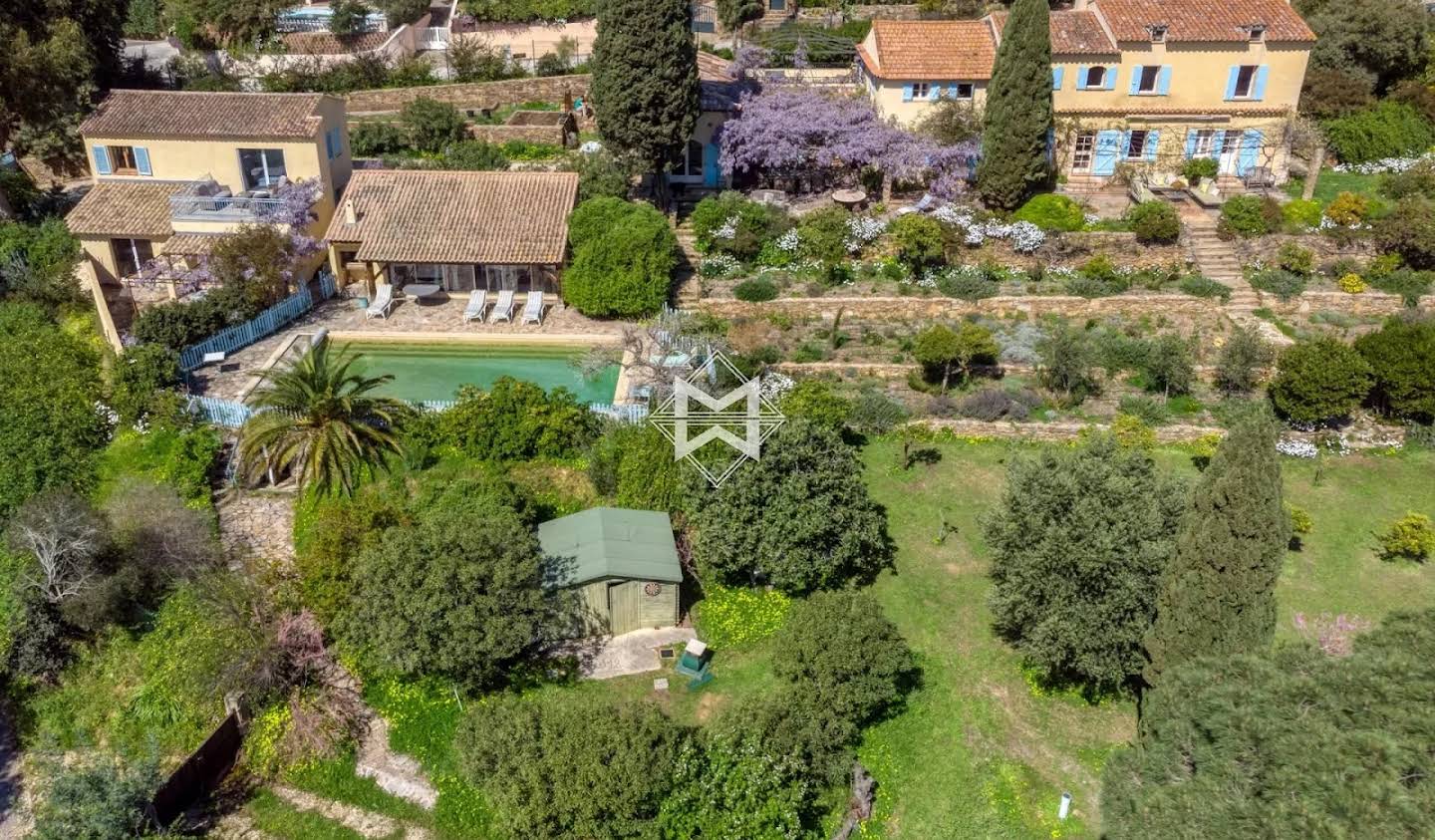 Property with pool Le Lavandou