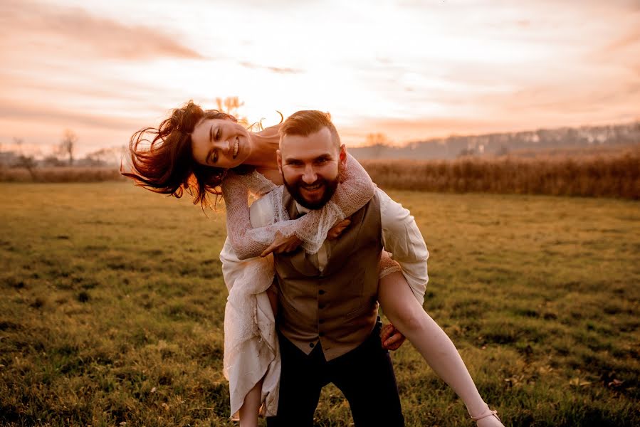 Fotógrafo de casamento Kamila Mądrzyńska (kmadrzynska). Foto de 23 de fevereiro 2021