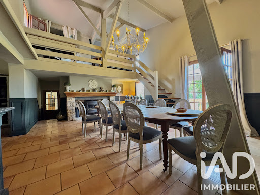 Property with pool 3