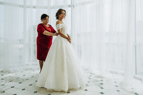 Fotógrafo de casamento Aleksey Denisov (denisovstudio). Foto de 8 de janeiro 2020