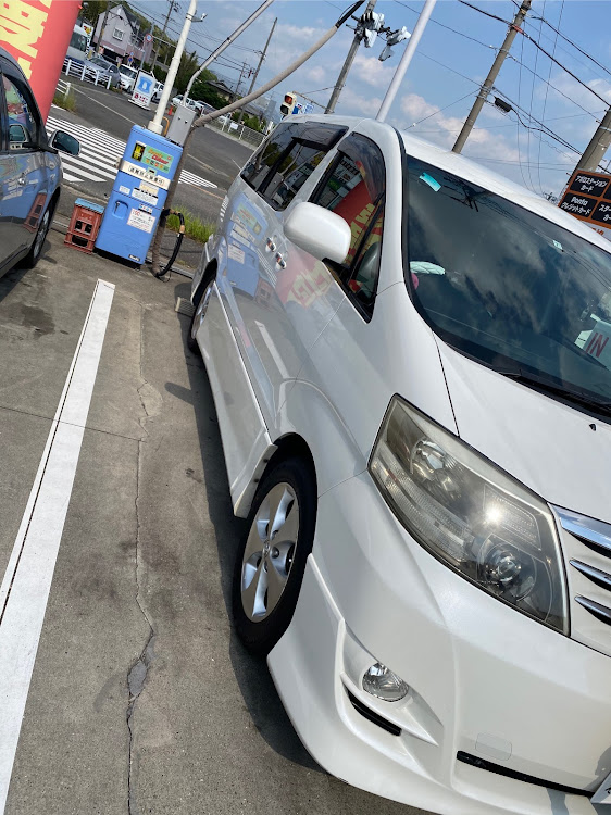 アルファードの洗車した！・暑い、、暑いぞおおお！！・もぉ夏やん・アルファード10系・あいしゃLove♡に関するカスタム事例の投稿画像1枚目