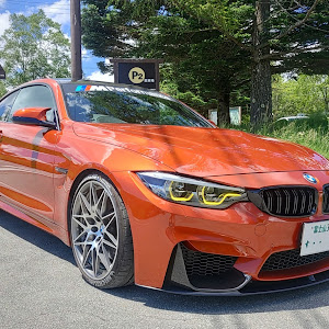 M4 クーペ F82