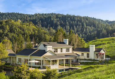 House with pool and garden 9