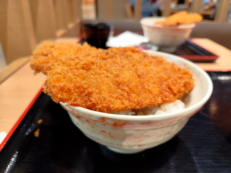 レガシィB4の11月もよろしくお願いします・紅葉・直噴ターボエンジン300馬力・吸気温度下がるとタービン回る回るに関するカスタム事例の投稿画像1枚目
