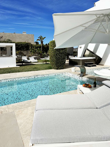 Propriété avec piscine et jardin 2