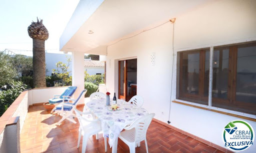 Seaside house with garden and terrace 1