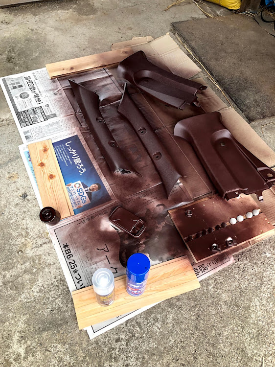 ハイエースバンのハイエース・ハイエースdiy・DXバン・内装塗装に関するカスタム事例の投稿画像3枚目