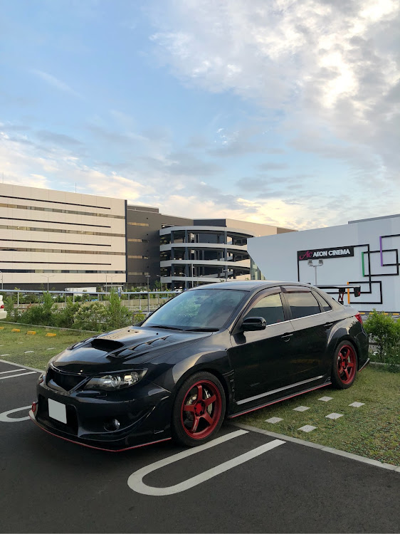 インプレッサ WRX STIのロケットアングル🚀・フル塗装・さー、仕事しますかー・3時間クッキングに関するカスタム事例の投稿画像1枚目