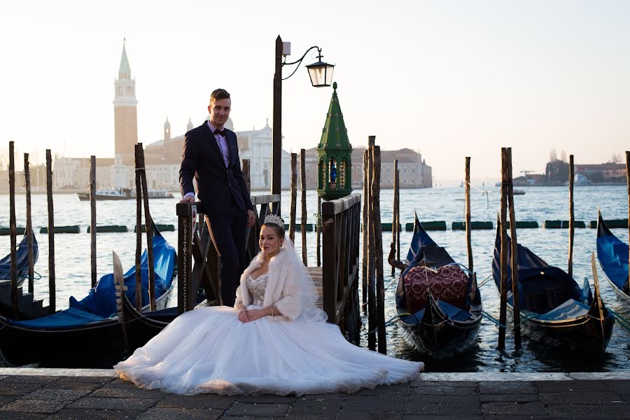 Fotógrafo de casamento Taya Kopeykina (tvkopeikina). Foto de 15 de fevereiro 2017