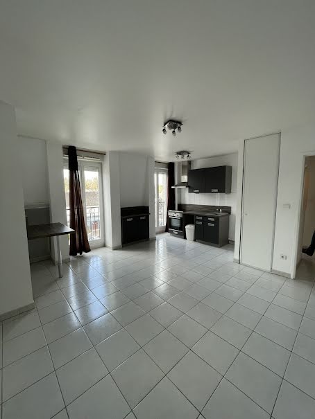 Location  appartement 2 pièces 37.67 m² à Lamorlaye (60260), 825 €