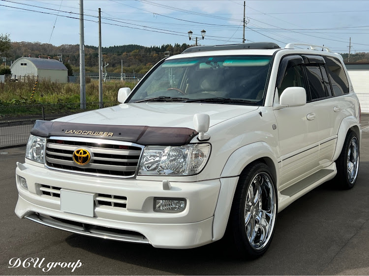 ランドクルーザー100のホイール交換・DCU group・ローダウンSUV・AHCに関するカスタム事例の投稿画像1枚目