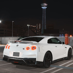 NISSAN GT-R