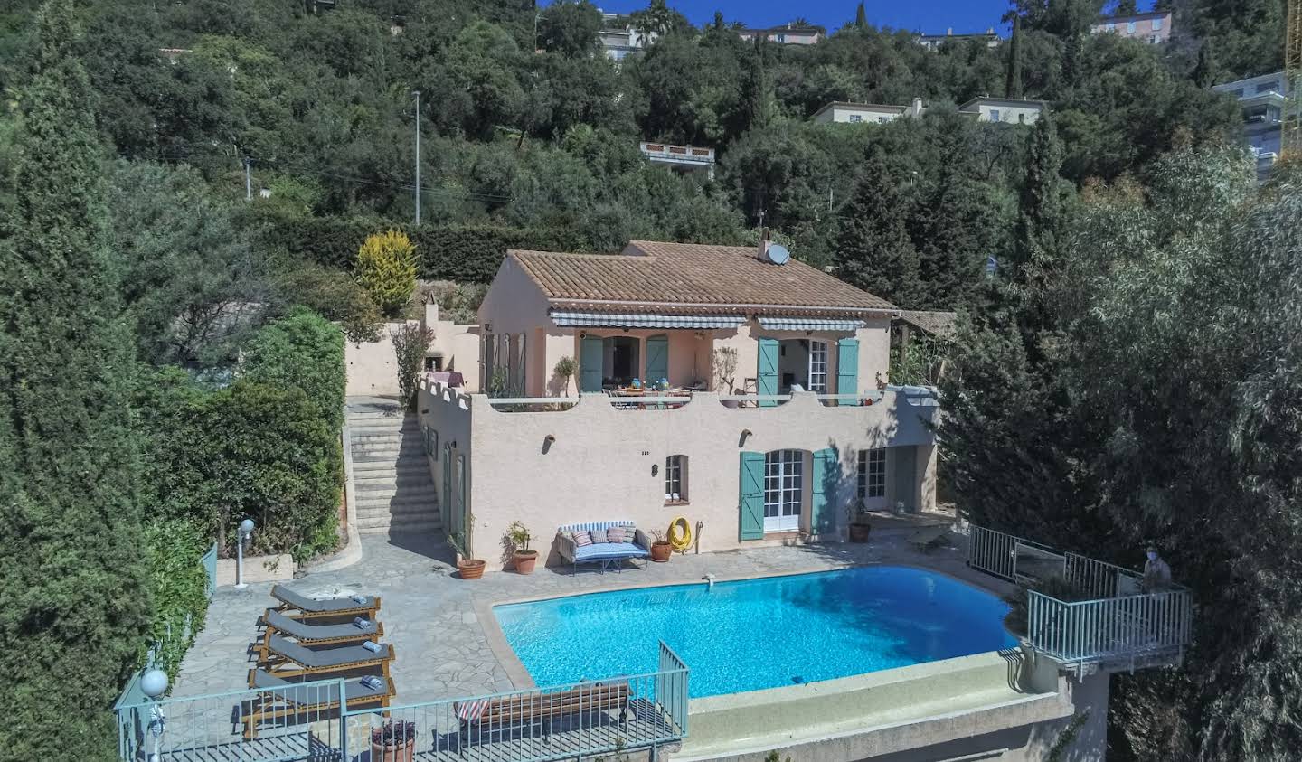 Villa avec piscine et terrasse Les issambres