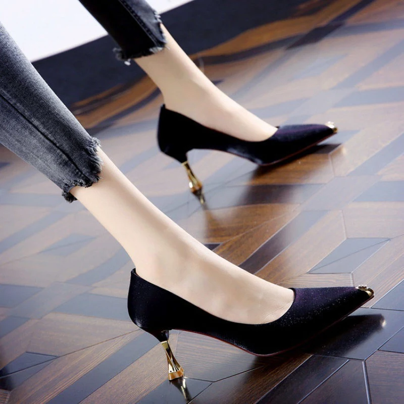 Title 4, Tacones altos de satén puntiagudos para mujer, ...