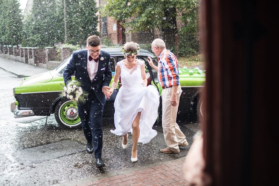 Fotógrafo de casamento Aleksandra Podlińska (kolorowekadry). Foto de 11 de outubro 2019