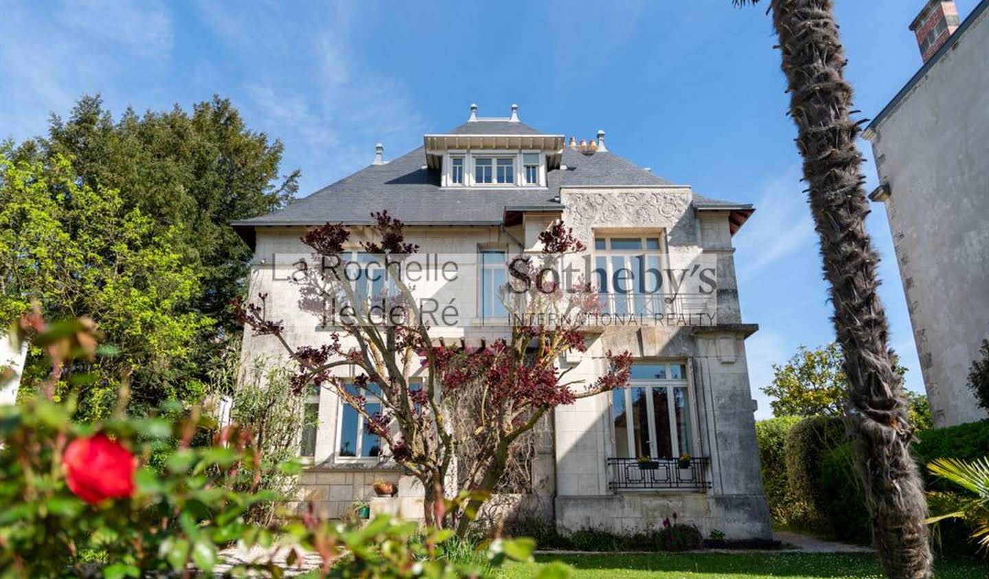 House with terrace La Rochelle