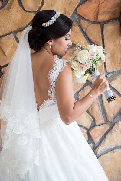 Wedding photographer Yadira Ixta (yadiraixta). Photo of 21 June 2022