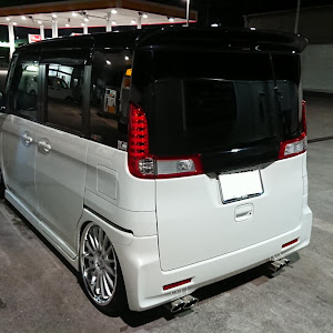 スペーシアカスタム MK32S