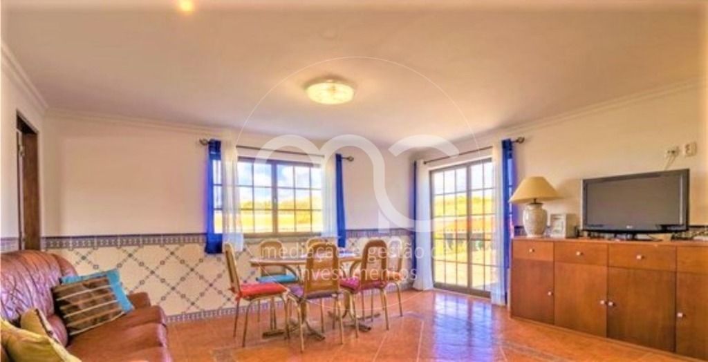 Casa com 5 dormitórios à venda, 139 m² por R$ 2.143.412 - São Pedro da Cadeira - Cascais Portugal