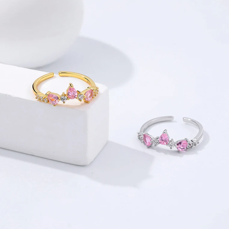 Damesring van sterling zilver, lichte luxe met waterdruppel zirkonia, perfect voor een vleugje elegantie en dagelijkse glamour.