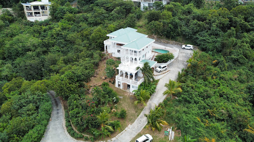 Villa avec piscine et jardin 3