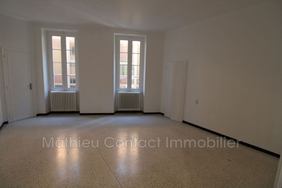 Location  appartement 4 pièces 114 m² à Nimes (30000), 1 100 €