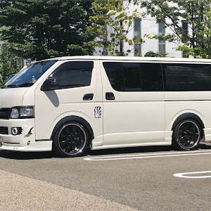 ハイエースバン TRH200V