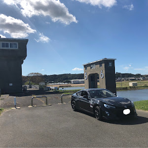 86