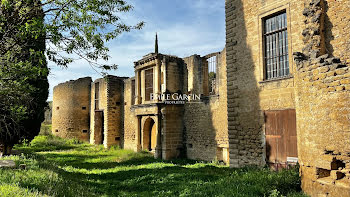 château à Villelaure (84)