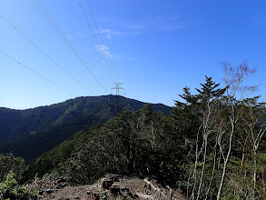 鉄塔巡視路を進む