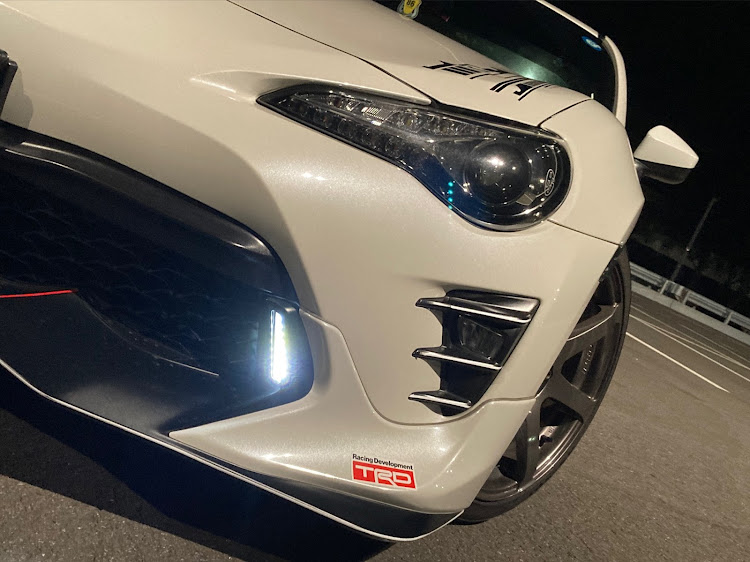 86の毎日楽しく元気に・会社の駐車場に関するカスタム事例の投稿画像4枚目