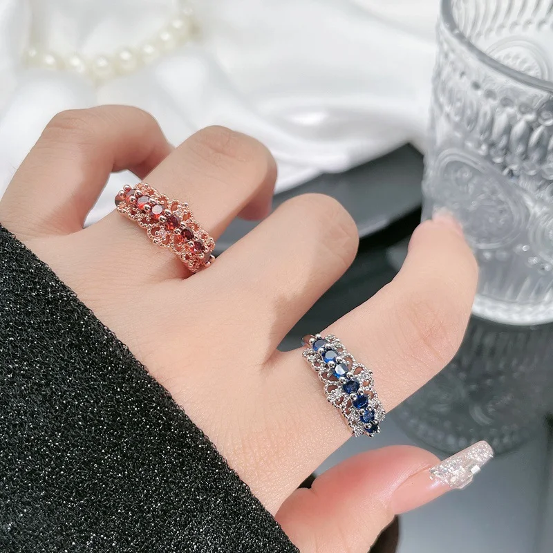 Title 2, Anillo Retro Gang Drill con Gemas de Colores Mo...