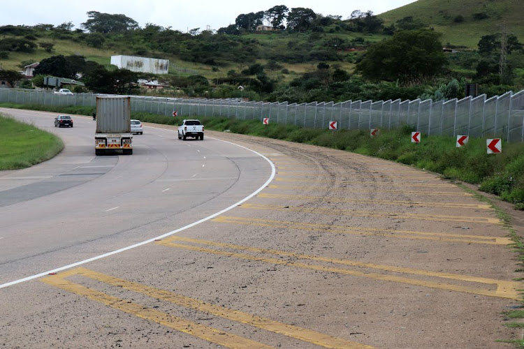 The South African National Roads Agency is erecting additional fencing on busy areas of the N2 and N3 in KwaZulu-Natal as part of efforts to ensure pedestrian safety.