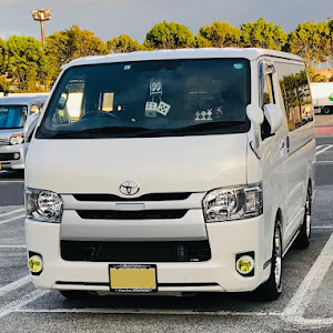 ハイエースバン TRH200V