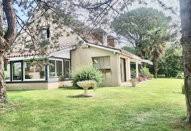 Villa with pool and terrace 19