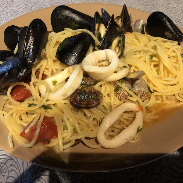 Gf pasta w seafood. Tasty!
