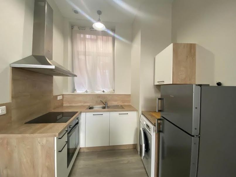 Location  appartement 3 pièces 45 m² à Castres (81100), 512 €