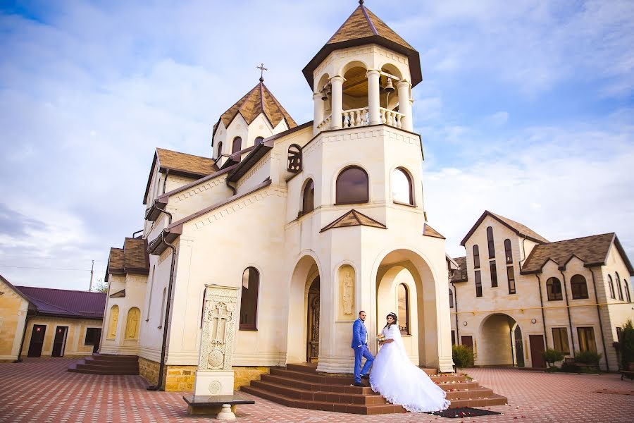 Fotografo di matrimoni Yana Yakovenko (yana1837). Foto del 28 febbraio 2017